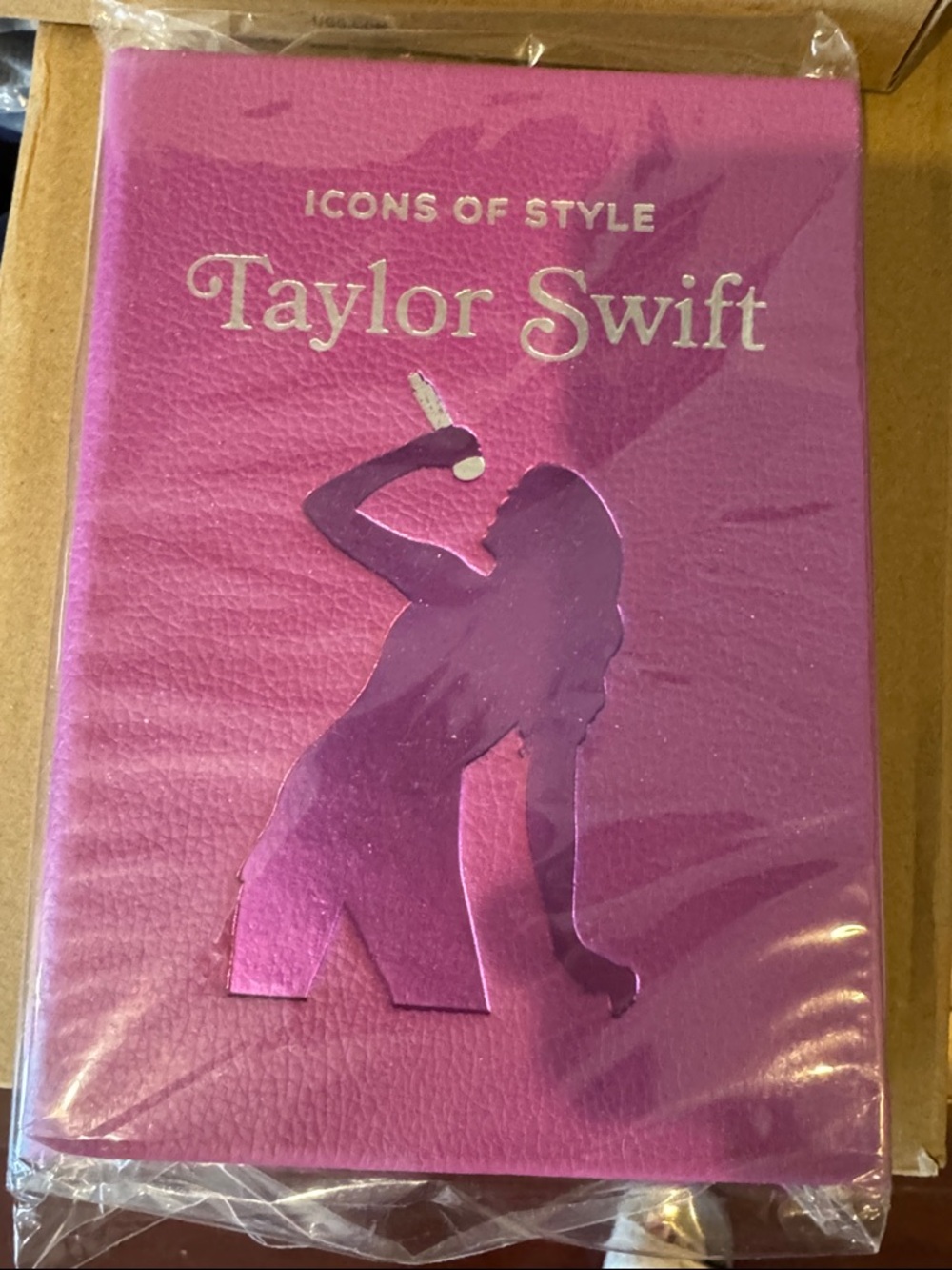 Taylor Swift Icon of Style Book